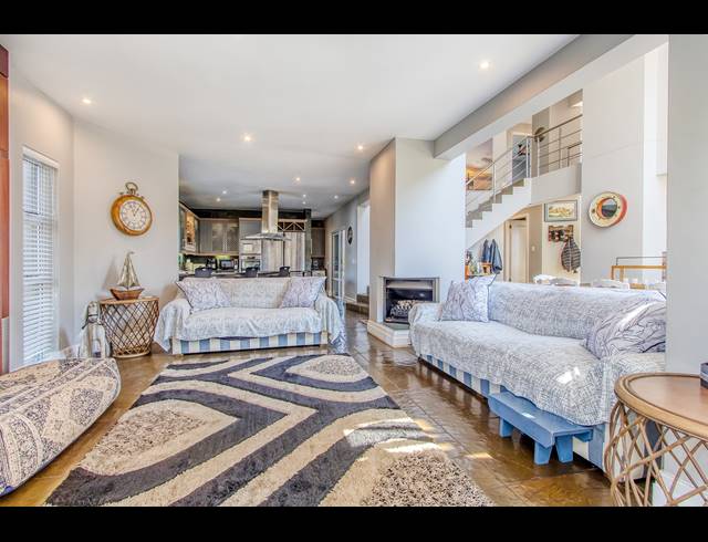 4 BEDROOM HOUSE FOR SALE IN CEDAR LAKES